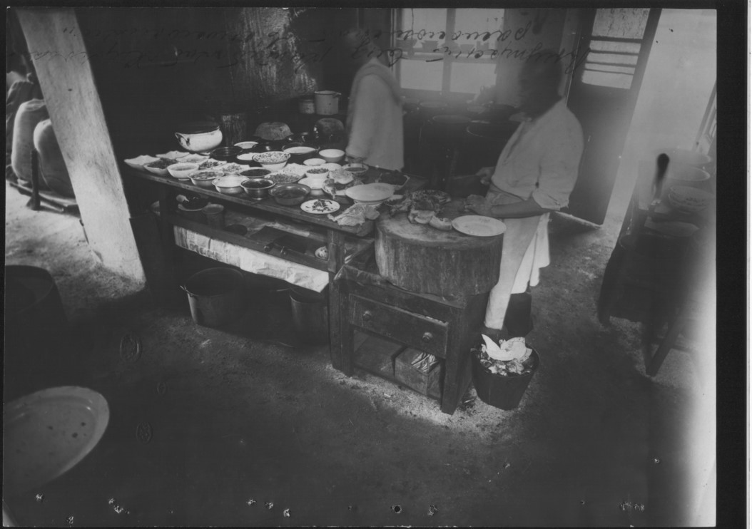 A kitchen in the Millionka. Source: State Archive of Primorsk Region (Gosudarstvennyi arkhiv Primorskogo kraia) in Vladivostok. Obtained by Austin Jersild.