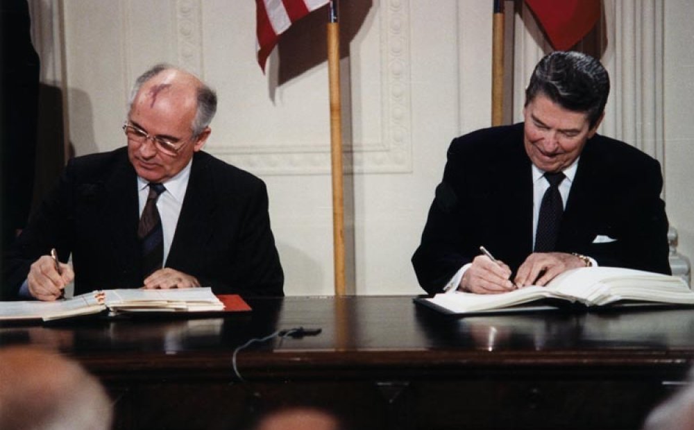 By White House Photographic Office [Public domain], via Wikimedia Commons