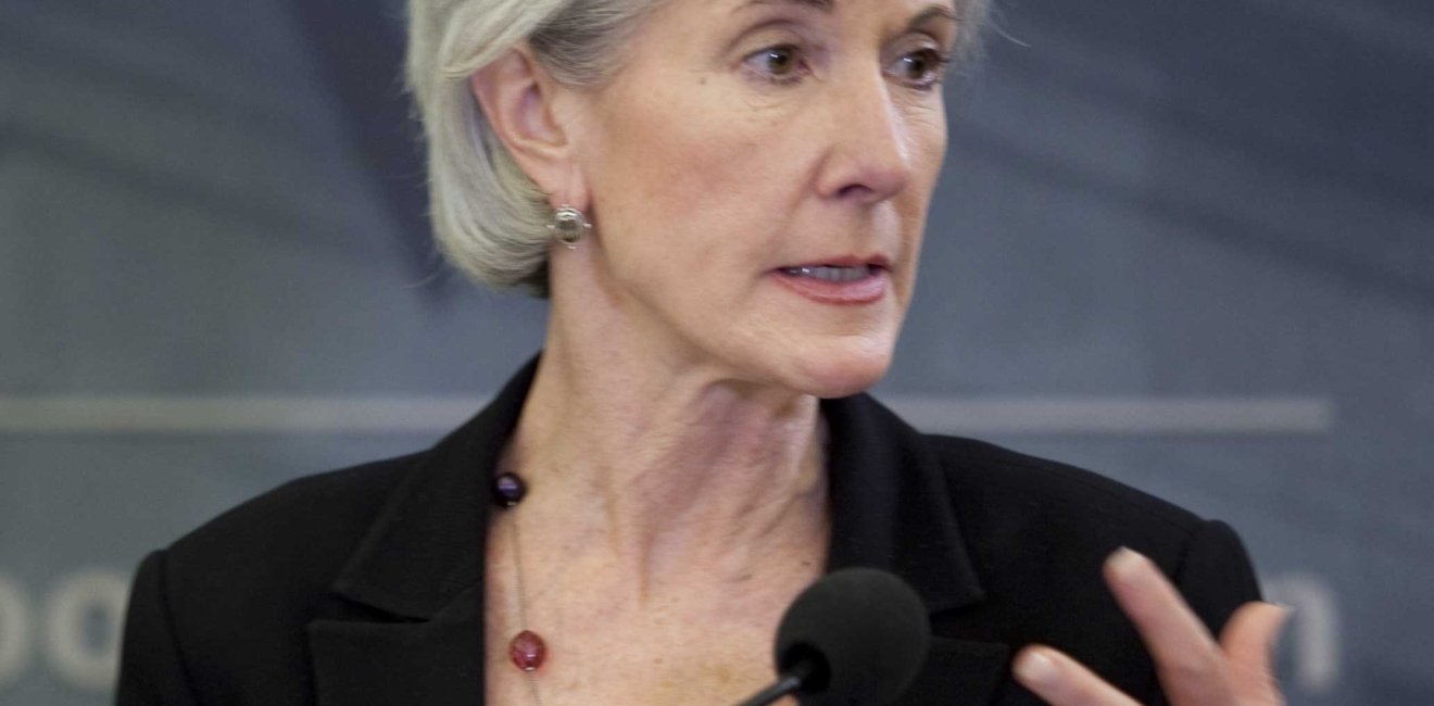 Sebelius Outlines Domestic, Global Health Challenges at Board Dinner