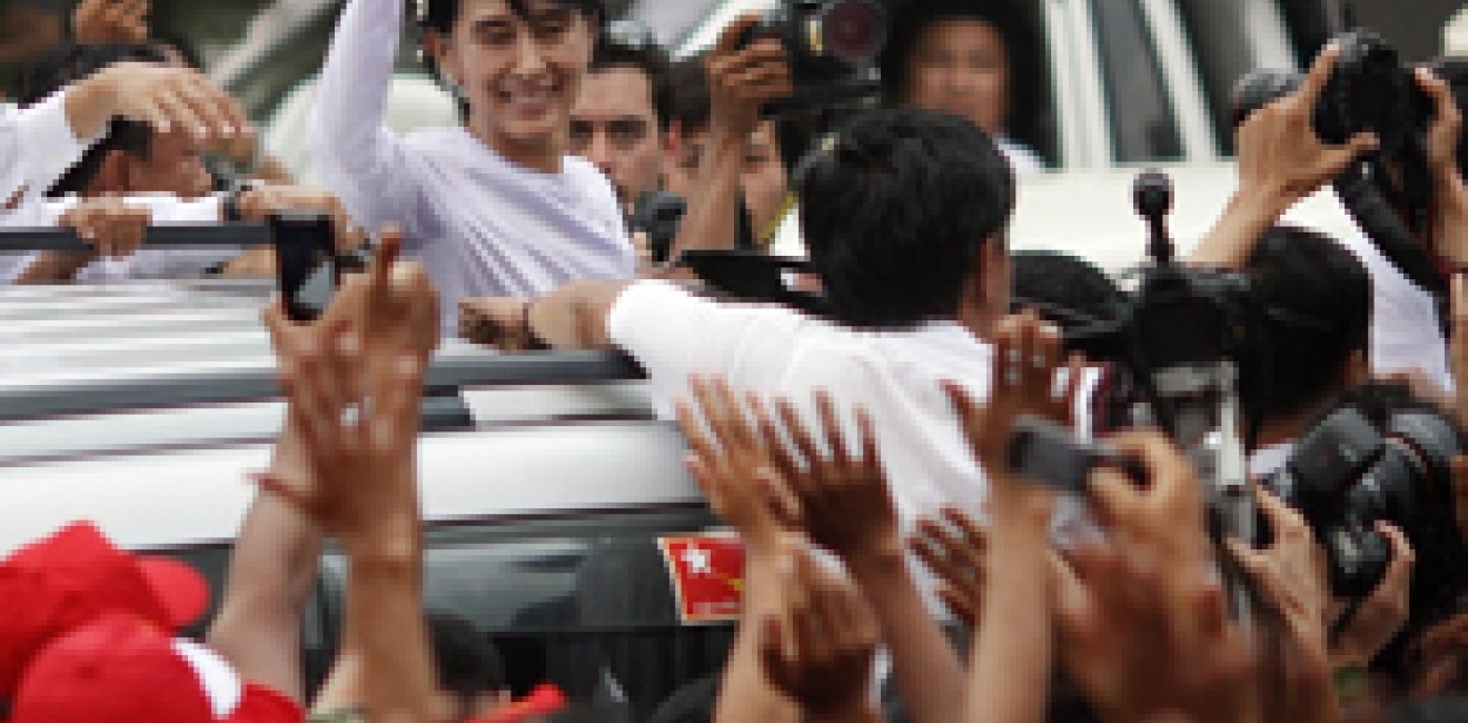 Popular Suu Kyi Readies for the Challenges of Politics