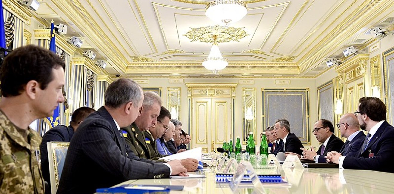Ukraine Between Realism and Liberalism: Avoiding The Trap of “Finlandization”