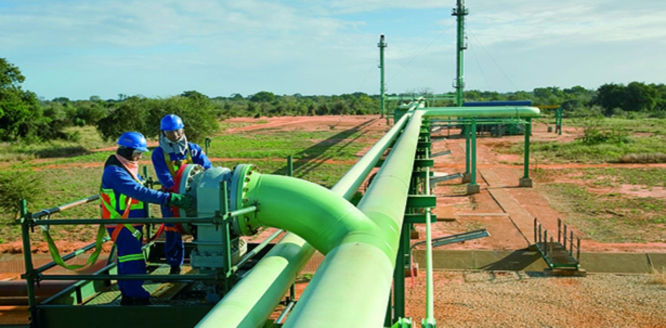 Carbon operations Mozambique 615w (att Wikimedia Commons)