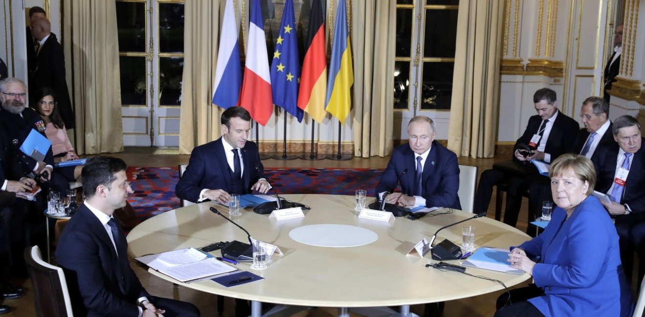 A photo from the Normandy format summer with Ukrainian President Zelenskyy, French President Macron, Russian President Putin, and German Chancellor Angela Merkel. Photo: Mikhail Metzel, TASS, source: kremlin.ru