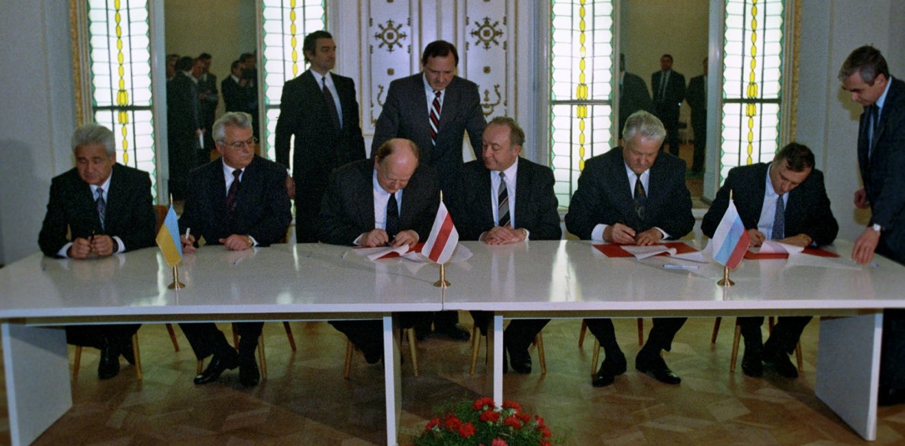 Three Men in a Forest: Shushkevich Remembers the Meeting that Ended the Soviet Union