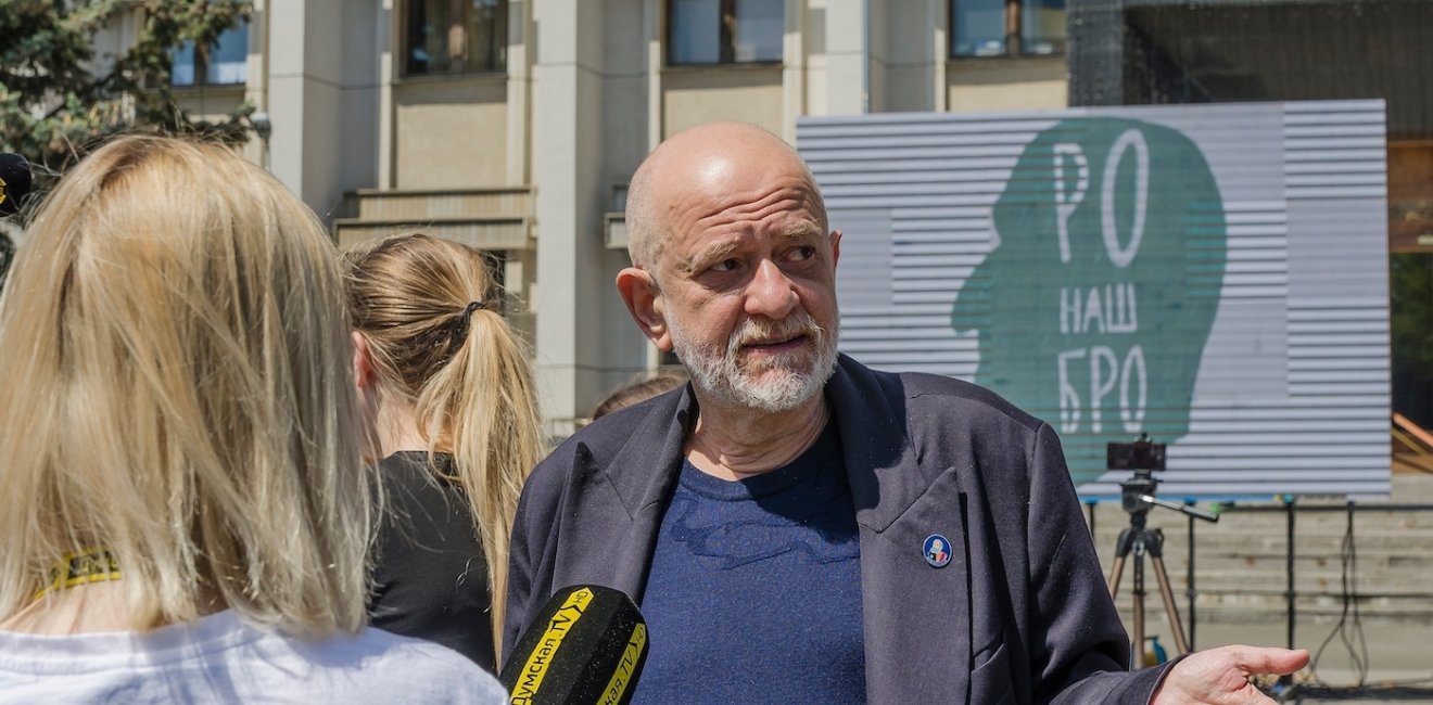 Famous Ukrainian artist, art dealer, critic, director of the Odesa Fine Art Museum Oleksandr Rojtburd giving an interview