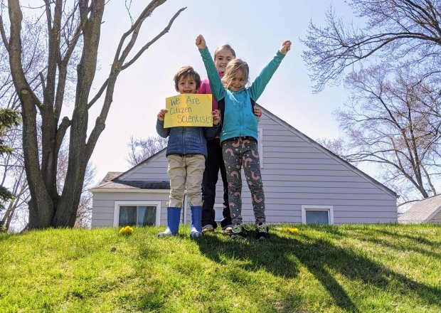 Kids doing the Earth Challenge