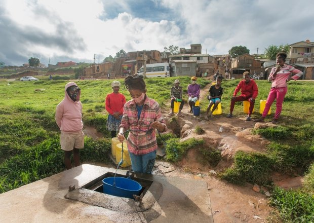 Fenosoa, like many who live in the Amoron’Akona neighborhood, works by supplying dozens of households and businesses with well water in Amoron ‘Akona, Antananarivo, Madagascar