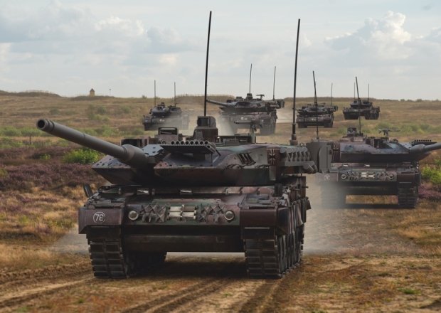 Leopard tanks