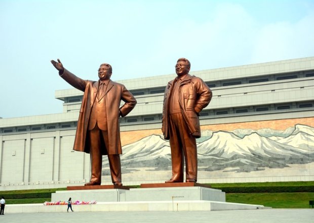 Statues of Kim family