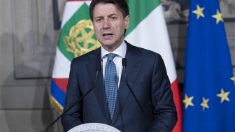 Italy at the Crossroads