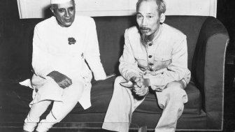 Ho Chi Minh meets Jawaharlal Nehru, October 1954.