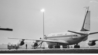 Hostagetakers board aircraft at Schiphol