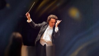 Hobart Earle conducts the Odesa Philharmonic Orchestra