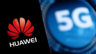 Logo of Huawei and the words 5G