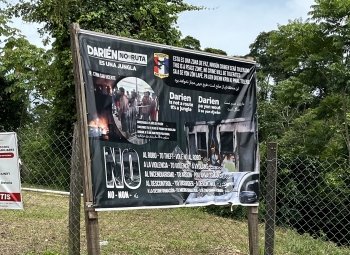 Darien Gap Warning Sign