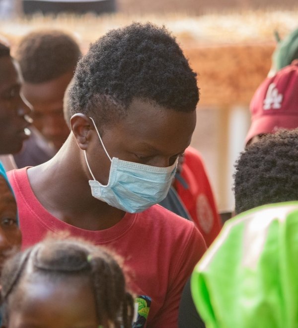 Image - People take precautions in Mali against COVID-19