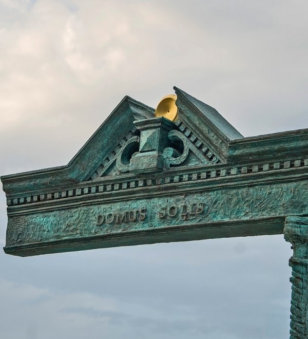 Sculpture of a gate