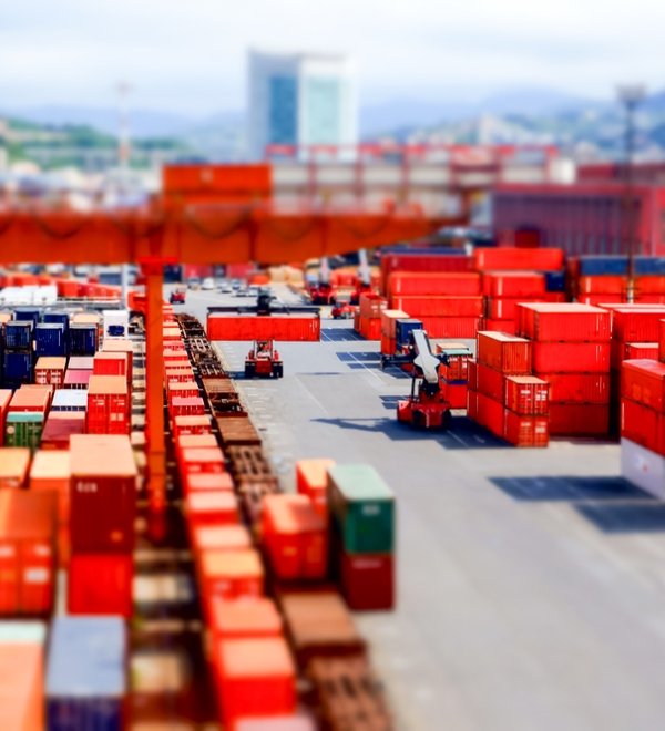 Shipping container