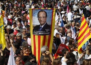 Supporters gather for Francois Hollande, Socialist Party candidate for the 2012 French presidential election