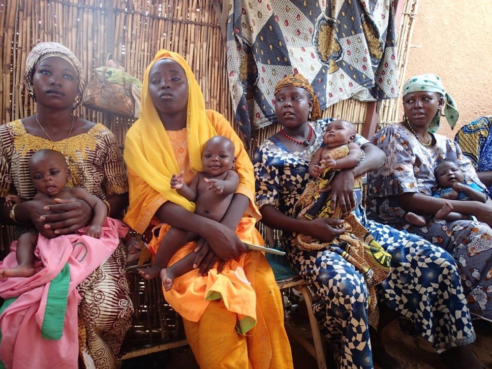Fertility Rates and the Demographic Dividend