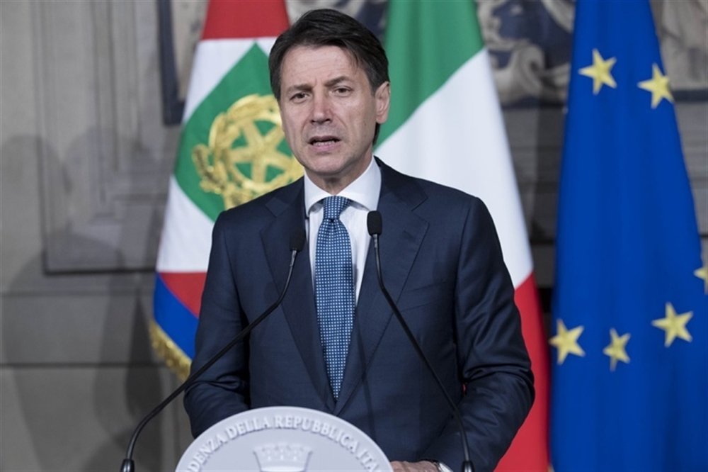 Italy at the Crossroads