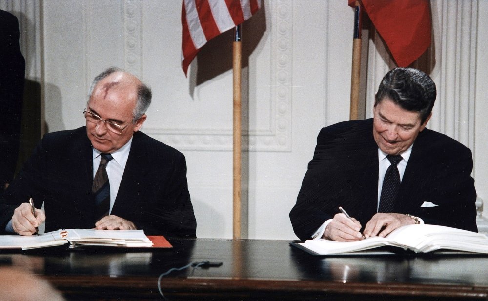 Gorbachev and Reagan sign the INF Treaty on December 8, 1987. Source: Ronald Reagan Presidential Library, ARC Identifier 198588.