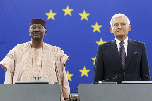 Jerzy BUZEK, Président du PE et Amadou Toumani TOURE, Président du Mali