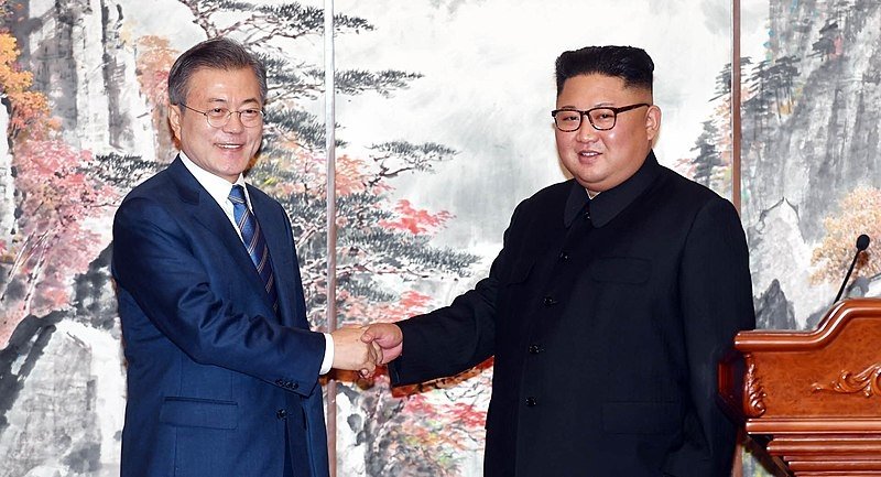 Kim Jong Un and Moon Jae In meet in Pyongyang, September 2018. Source: President.go.kr