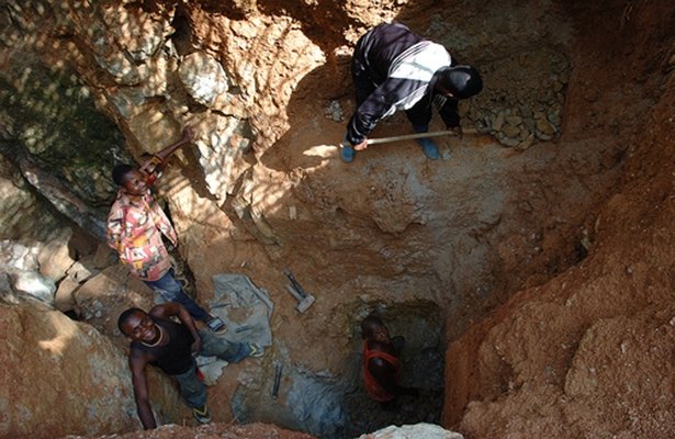 African mining 615w (att Julien Harneis)