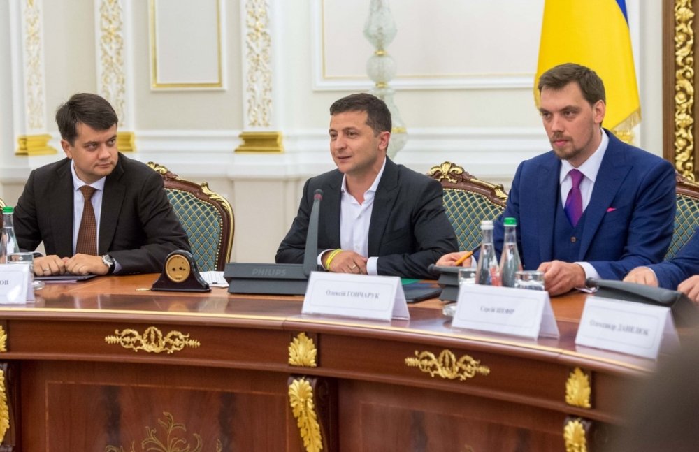 President Zelenskyy at a meeting with the leadership of the Verkhovna Rada, the Cabinet of Ministers, and law enforcement bodies discussing improving Ukrainian businesses. Source: president.gov.ua