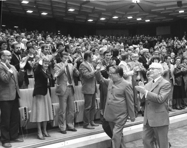 Image depicting Kim Il Sung standing side-by-side with Erich Honecker, during the North Korea leader's visit to East Germany. (Bundesarchiv, Bild 183-1984-0601-041 / Mittelstädt, Rainer / CC-BY-SA 3.0) 