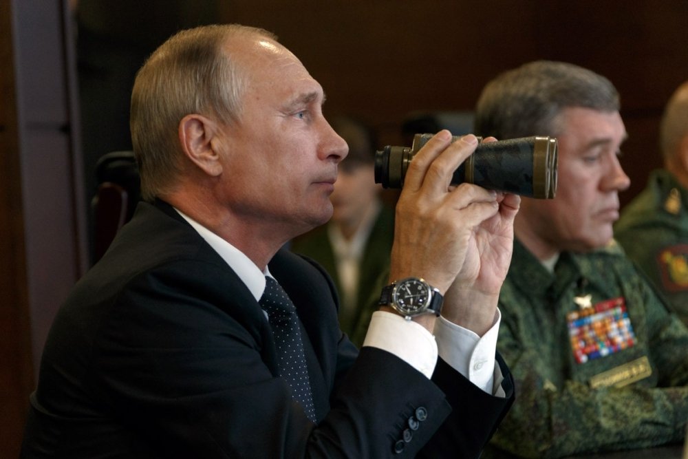Russian President Vladimir Putin observing the Zapad-2017 military exercises.