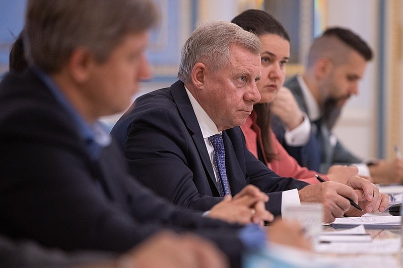 Yakiv Smolii, Governor of Ukraine's National Bank, at a meeting with members of the IMF. Source: Wikimedia Commons.