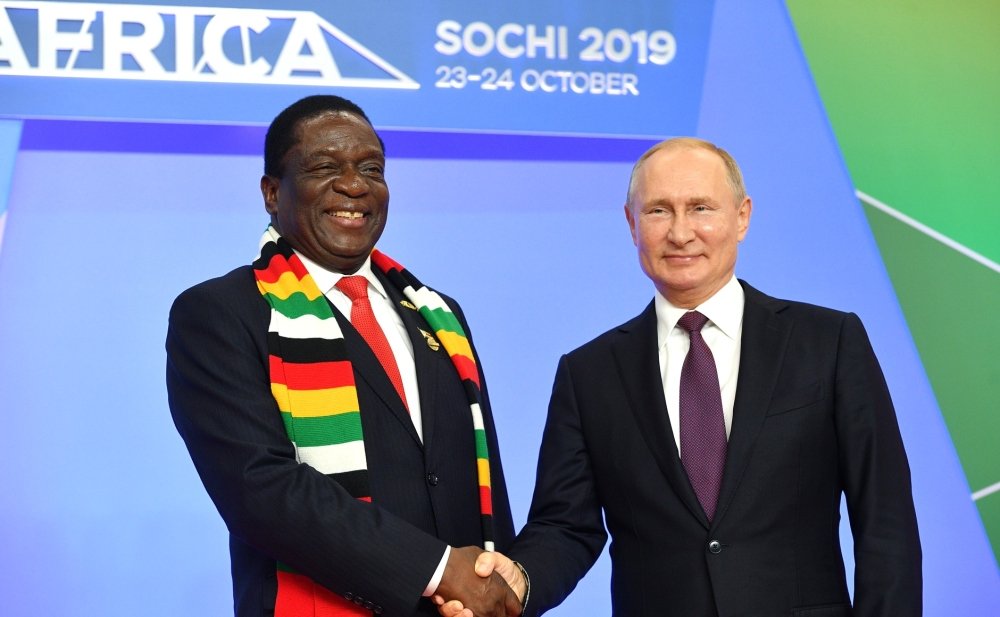 Russian President Vladimir Putin welcomes President of Zimbabwe Emmerson Dambudzo Mnangagwa at the Russia-Africa Summit in Sochi. Photo: RIA Novosti, Source: Kremlin.ru