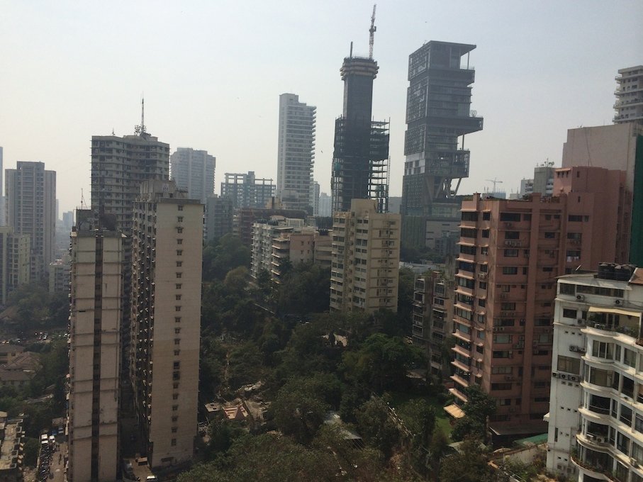 Real estate boom in Mumbai under the scheme of slum redevelopment. (Photo by the author, January 2016.)