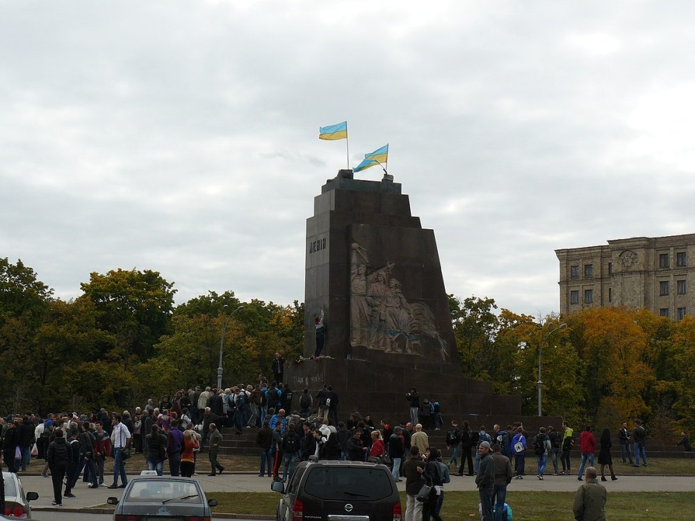 An empty pedestal after the destruction of the monument to Lenin in Kharkiv, Ukraine.
