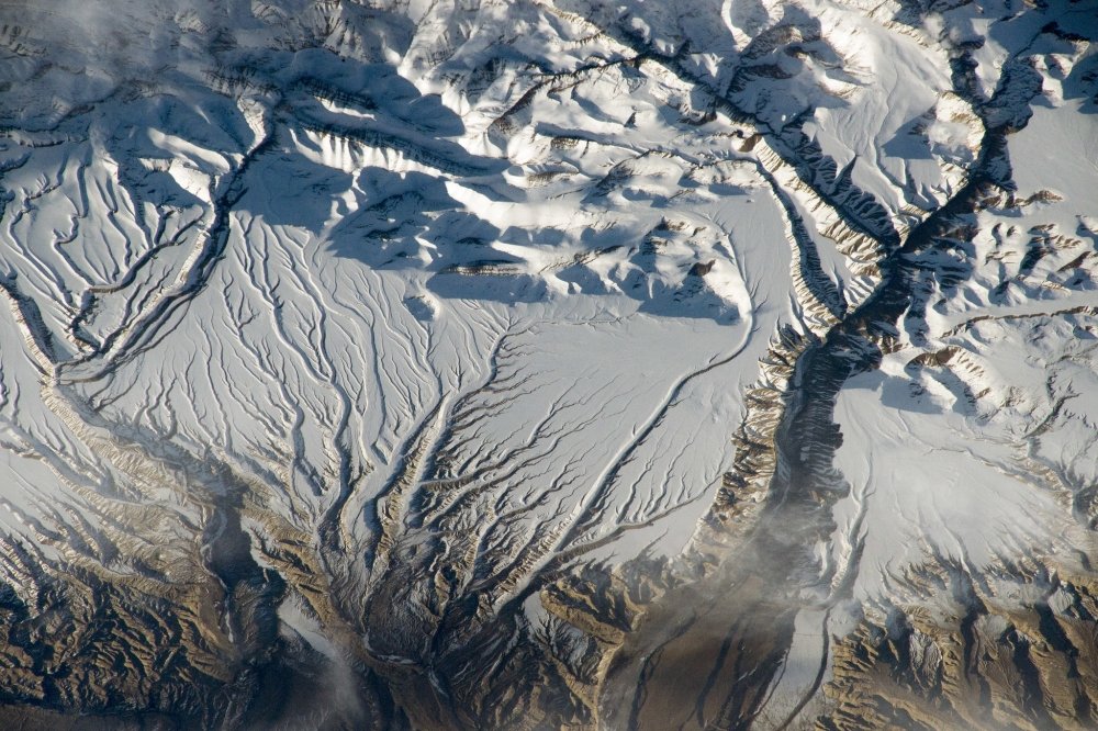 Rivers and Snow in the Himalayas near China–India border.