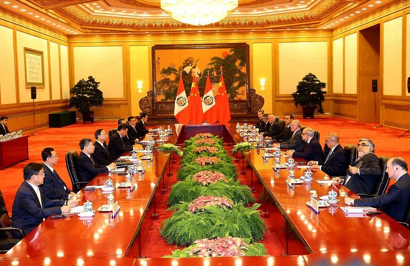 Chinese delegation visit to Peru's Ministry of Energy and Mines