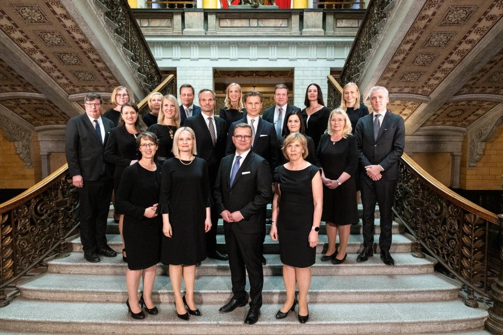 Family Photo of Orpo Cabinet