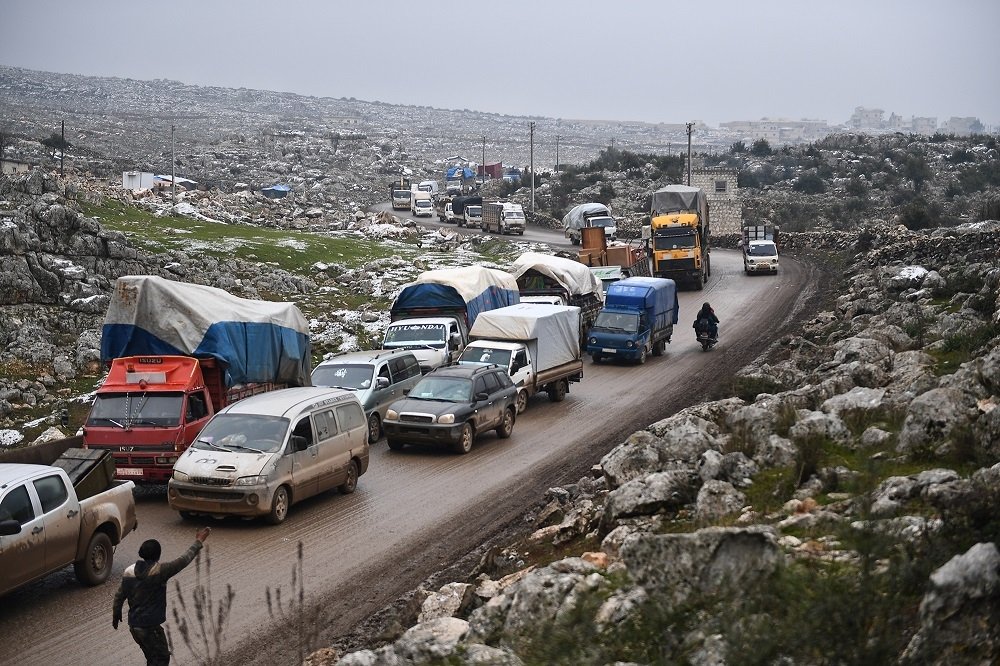 Caravan of refugees leaving Idlib