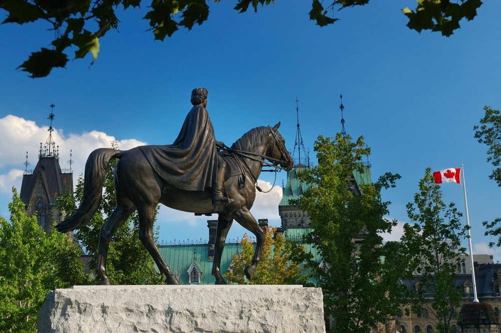 Queen Elizabeth Statue in Ottawa