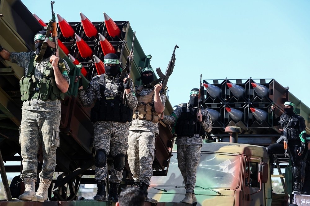 Hamas fighters with rocket launchers