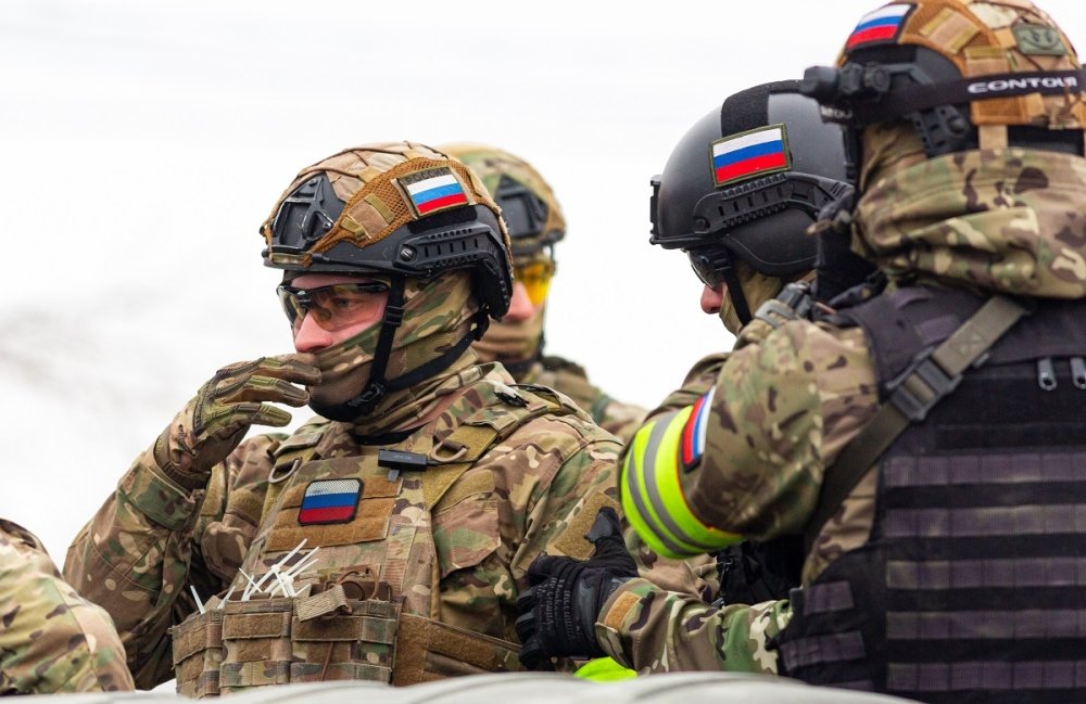 Russian soldiers in uniform