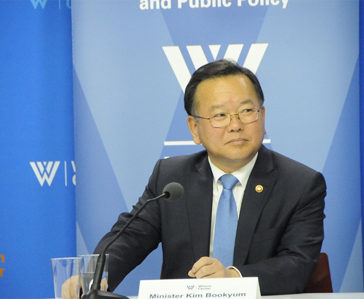 South Korea’s Minister of the Interior and Safety Kim Bookyum Meets Wilson Center Scholars in Aftermath of Hanoi Summit