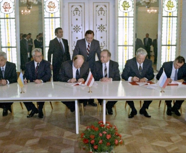 Three Men in a Forest: Shushkevich Remembers the Meeting that Ended the Soviet Union