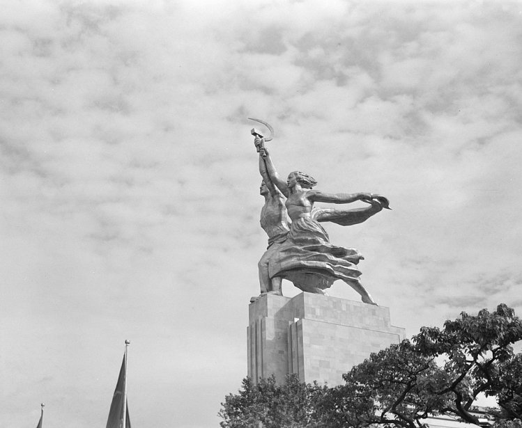 Worker and Kolkhoz Woman sculpture by Vera Mukhina for the 1937 World's Fair in Paris. It was subsequently moved to Moscow.