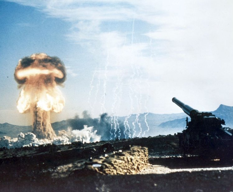 Image - Nuclear cannon test 1953 in Nevada