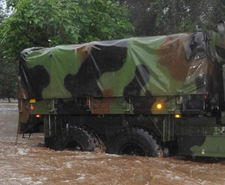 U.S. Soldiers with the Colorado National Guard respond to floods in Boulder County, Colo., Sept. 12, 2013. The Colorado National Guard was activated to provide assistance to people affected by massive flooding along Colorado?s Front Range. 