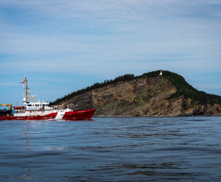 Canada icebreaker photo