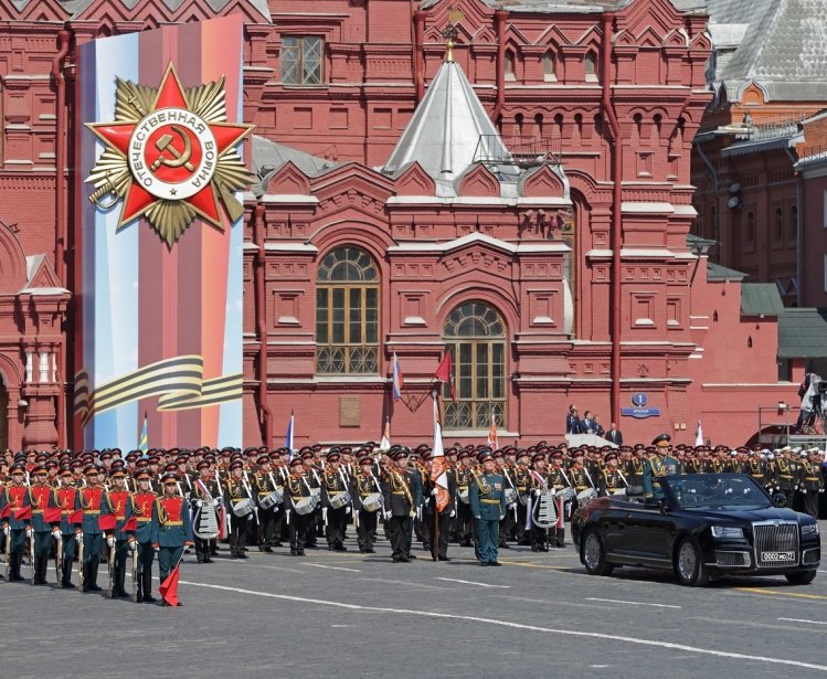 MOSCOW, RUSSIA - MAY 07, 2019: Rehearsal of the Victory Day celebration (WWII). Army General Oleg Salyukov preparing to travel before the formation of soldiers on the car Aurus